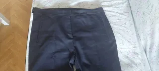 Pantalón Zara azul con Raya Blanca