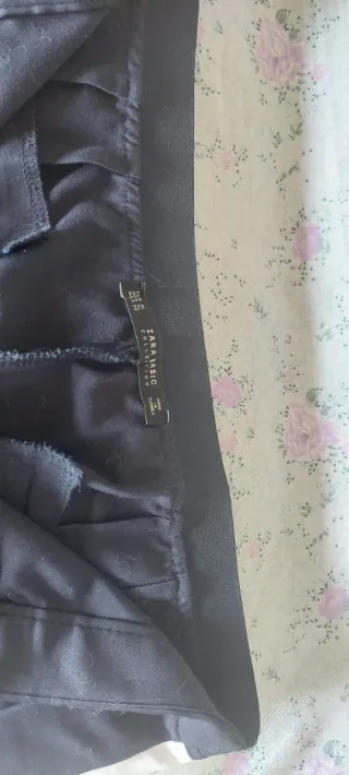 Pantalón Zara azul con Raya Blanca