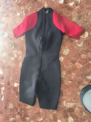 Mono de neopreno para niño