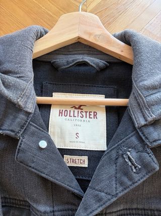 Chaqueta Hollister Negra con Capucha Talla S