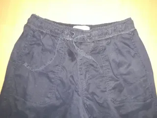 Pantalón negro cintura y tobillos elásticos