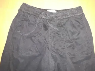 Pantalón negro cintura y tobillos elásticos