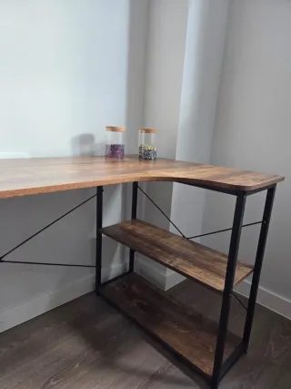 Mesa y Estantería Estilo Industrial