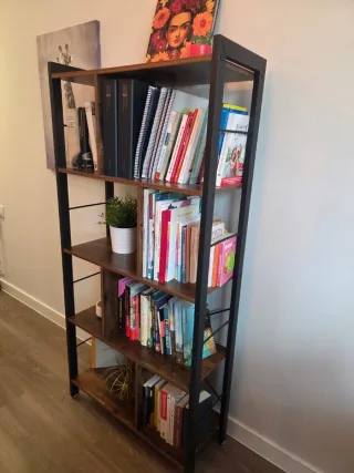 Mesa y Estantería Estilo Industrial