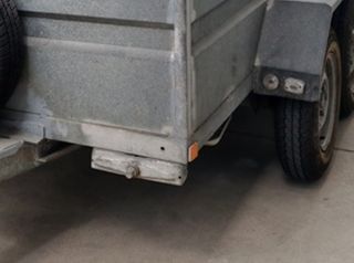 Remolque cerrado 1600 kg MMA