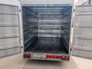 Remolque cerrado 1600 kg MMA