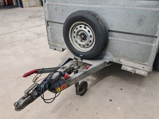 Remolque cerrado 1600 kg MMA