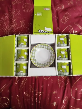 Juego de café de gatos verde