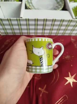 Juego de café de gatos verde