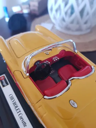 Burago Chevrolet Corvette Amarillo Bijoux.