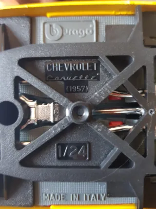 Burago Chevrolet Corvette Amarillo Bijoux.