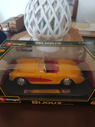 Burago Chevrolet Corvette Amarillo Bijoux.