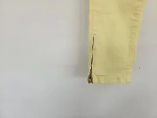 Pantalones pitillo Zara amarillo pastel T.34