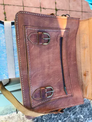 Bolso de piel marrón