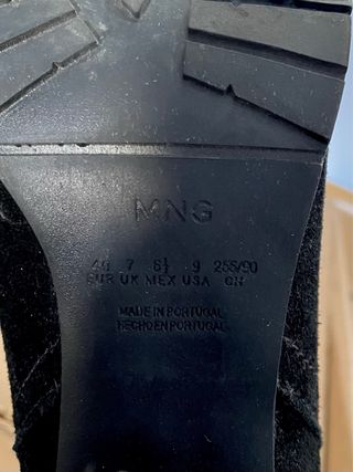 Botines de tacón de ante negro