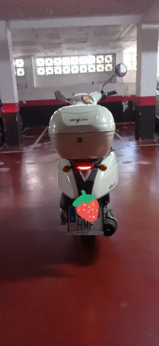 Daelim Besbi 125 Scooter 2012