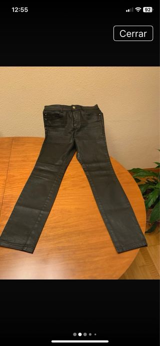 Pantalón efecto piel Massimo Dutti negro