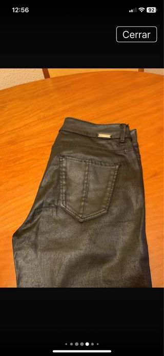 Pantalón efecto piel Massimo Dutti negro