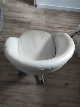 Mesa de comedor nogal de 175x95  Regalo silla ikea