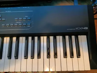 Teclado controlador MIDI Yamaha KX49