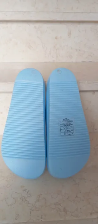 Ciabatte Stitch azzurre e rosa