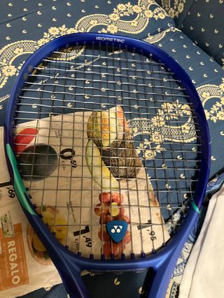 Raqueta de tenis Yonex...