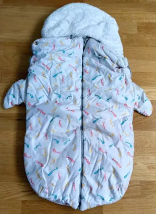 Saco de silla Baby Bites sardinas.