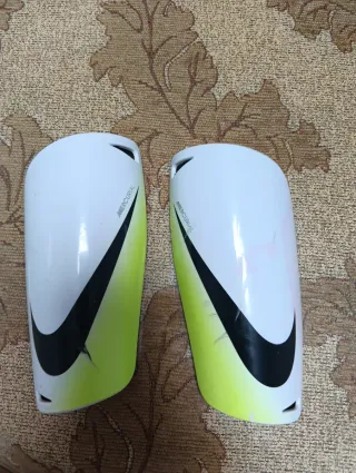 Espinilleras Nike Mercurial