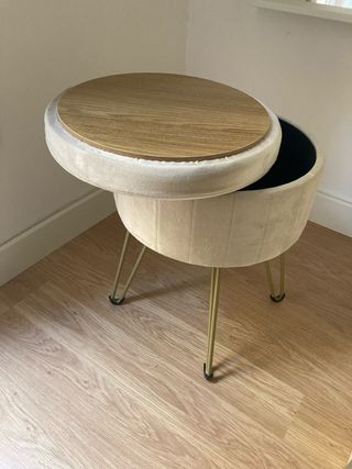 Puff Baúl Almacenaje Beige y Dorado