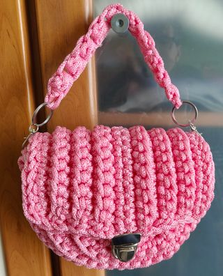 Borsetta rosa a uncinetto per donna e bambina
