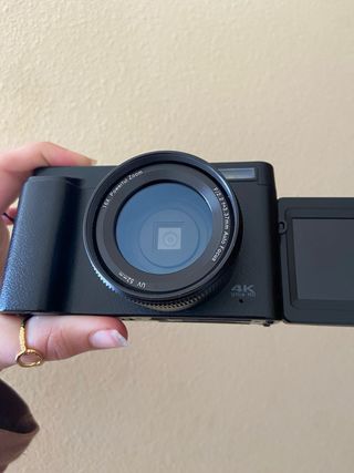 Cámara Digital  Negra con complementos