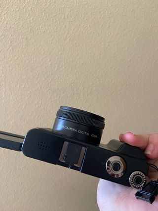 Cámara Digital  Negra con complementos