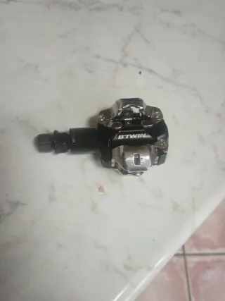 Pedal derecho B'TWIN