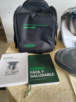 Thermomix TM5 con todos los accesorios