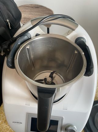 Thermomix TM5 con todos los accesorios