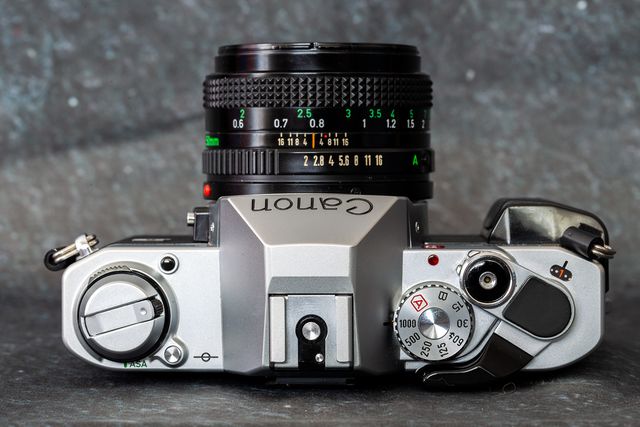 Fotocamera analogica Canon AL-1 con obiettivo FD 50mm 1:2