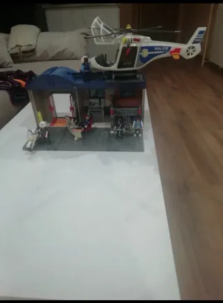 2 Playmobil: Estación Policía y Helicóptero