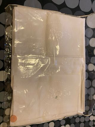 Lenzuola matrimoniali ricamate con federe