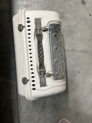 Transportín para mascotas blanco y plateado