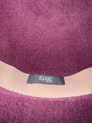 Sombrero color granate