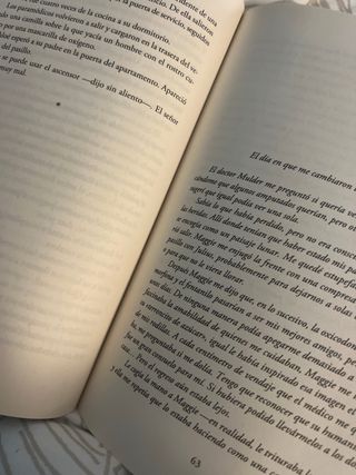 Una chica como ella (A woman like her - Spanish...