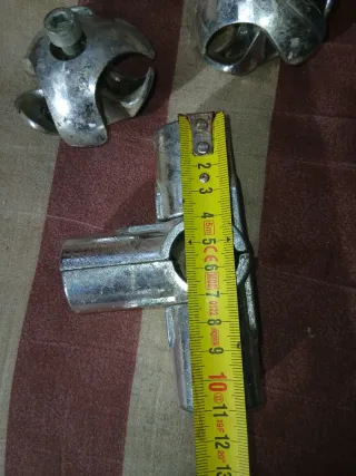 Raccordi di fissaggio metallici