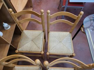 4 SILLAS CLÁSICAS