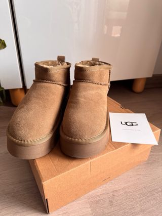 Stivali UGG Beige Donna