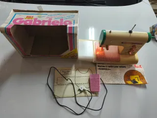 Máquina de coser de juguete Piko Gabriela