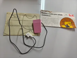 Máquina de coser de juguete Piko Gabriela