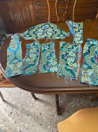 Falda Fallera Brocada  Verde.