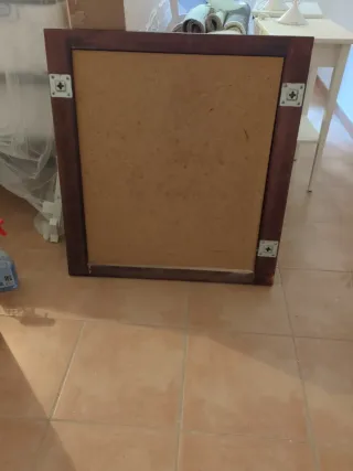 Espejo de pared madera y cristal. 74 x 80cm