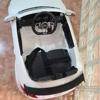 Carrito niño Audi TT blanco poco uso