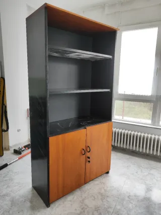 Armario de oficina de madera